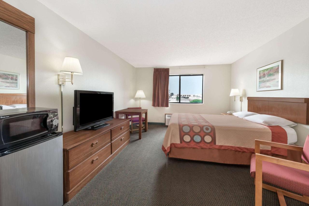 Super 8 by Wyndham Smithville Lake Eksteriør billede